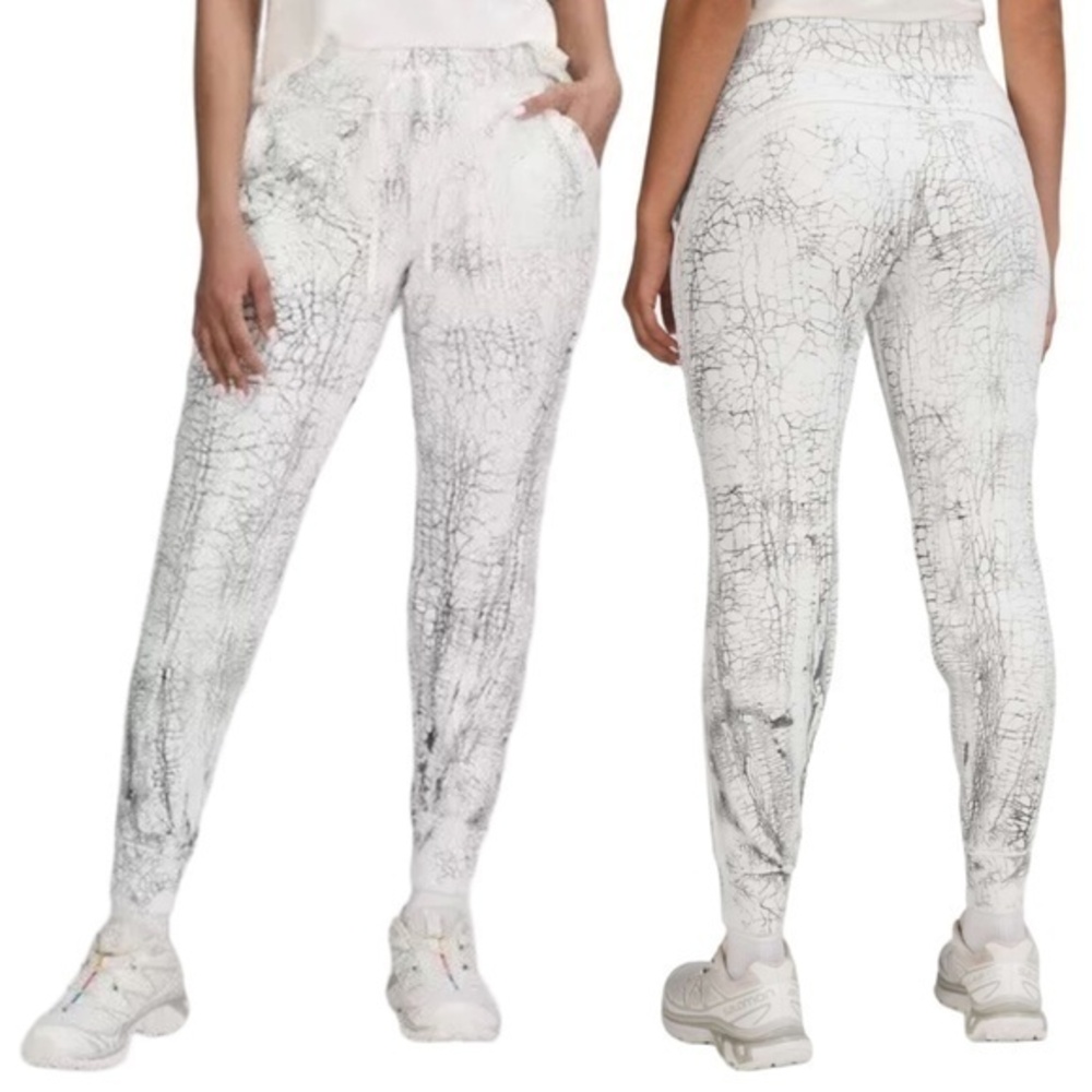 Lululemon Warm Down Jogger Mid Rise 7 8 Length Thread Dye White Black Pants Sz 4
